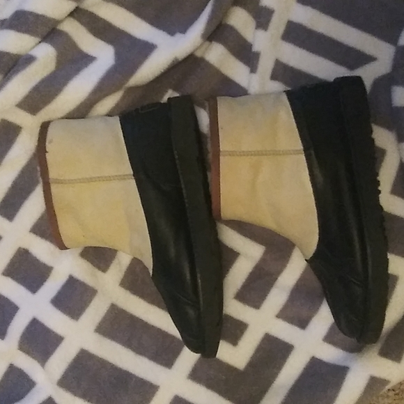 UGG rain boots - Picture 3 of 8